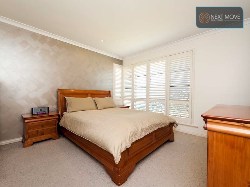 8 Barra Close, Leeming WA 6149