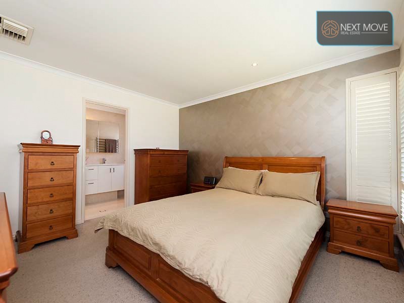 8 Barra Close, Leeming WA 6149