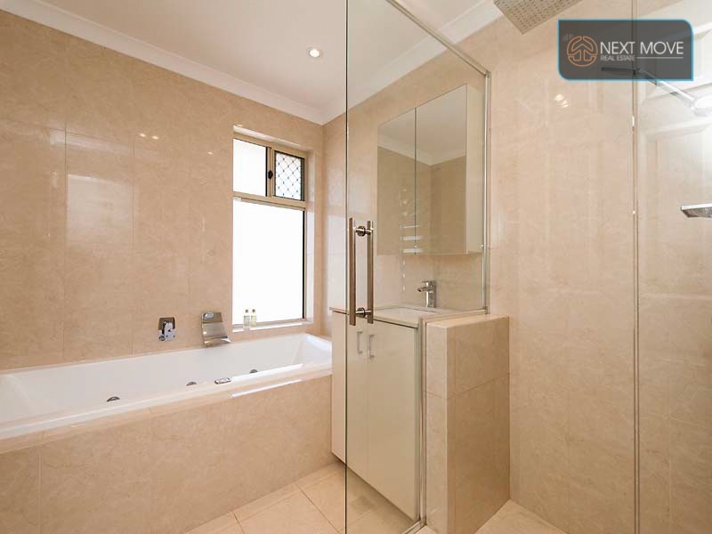 8 Barra Close, Leeming WA 6149