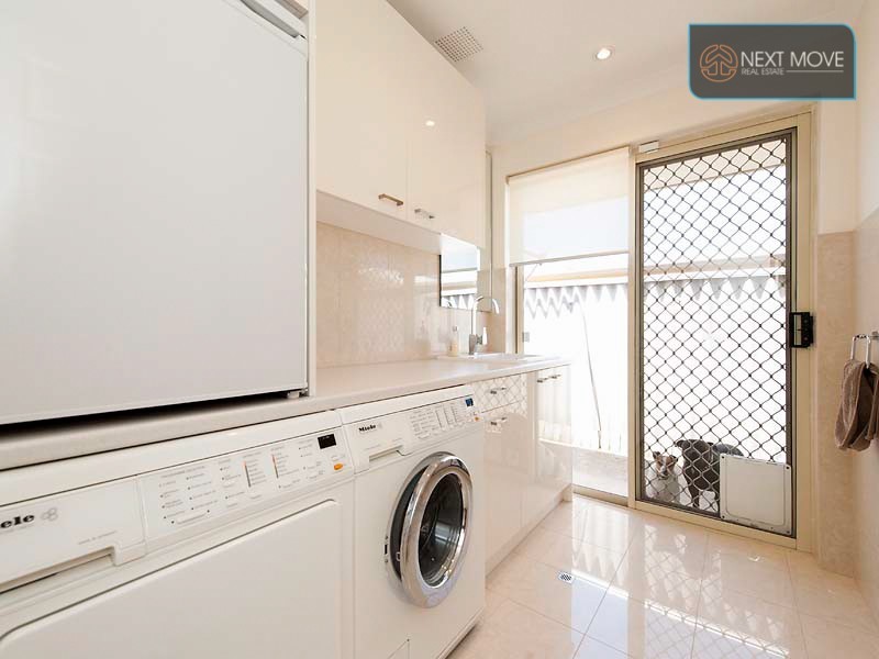 8 Barra Close, Leeming WA 6149