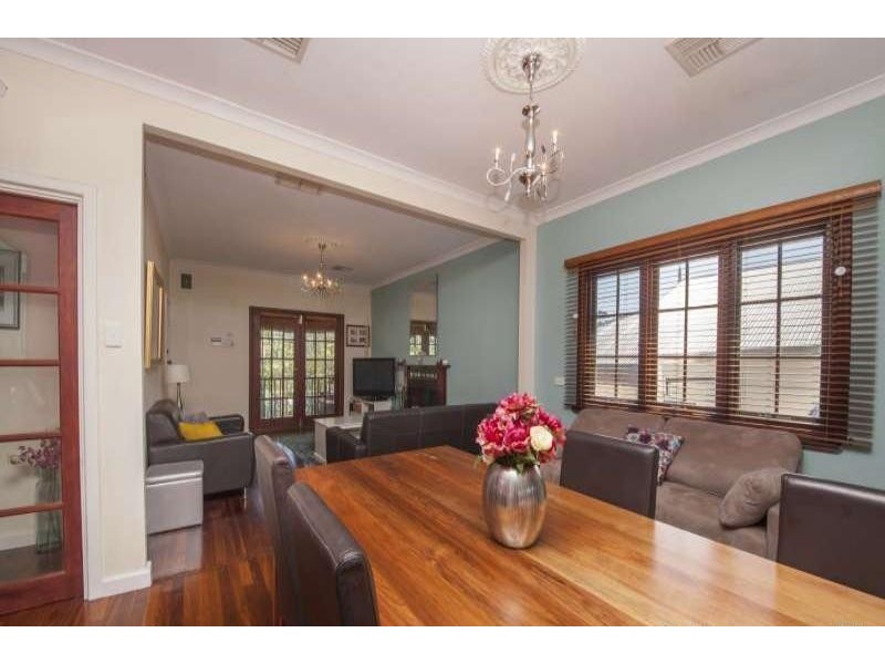 5 Bartlett St, Willagee WA 6156