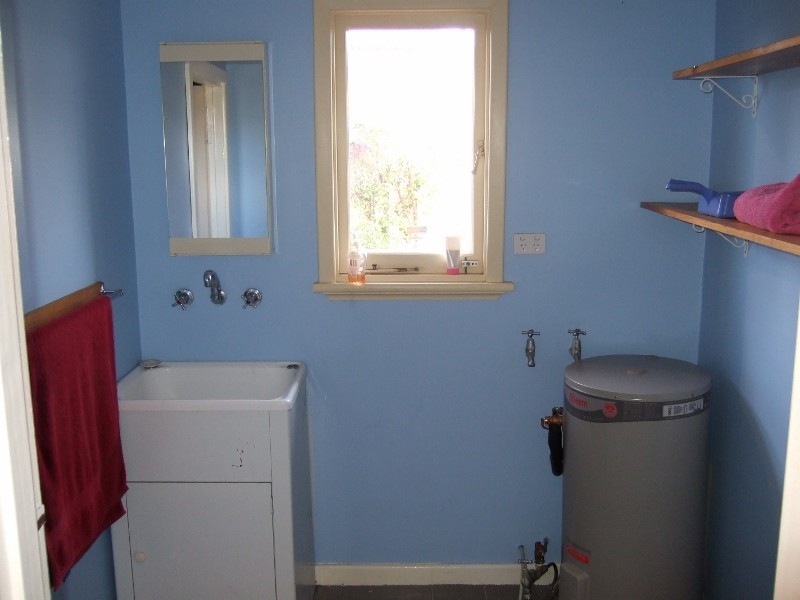 18 Andrews Rd, Wilson WA 6107