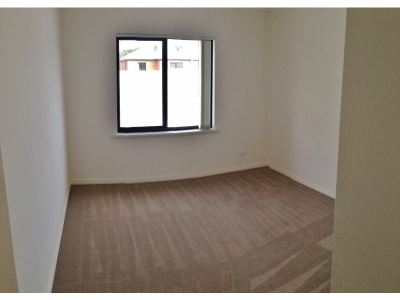 27/9 Healy Rd, Hamilton Hill WA 6163