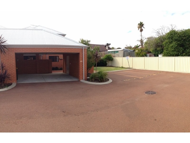 27/9 Healy Rd, Hamilton Hill WA 6163