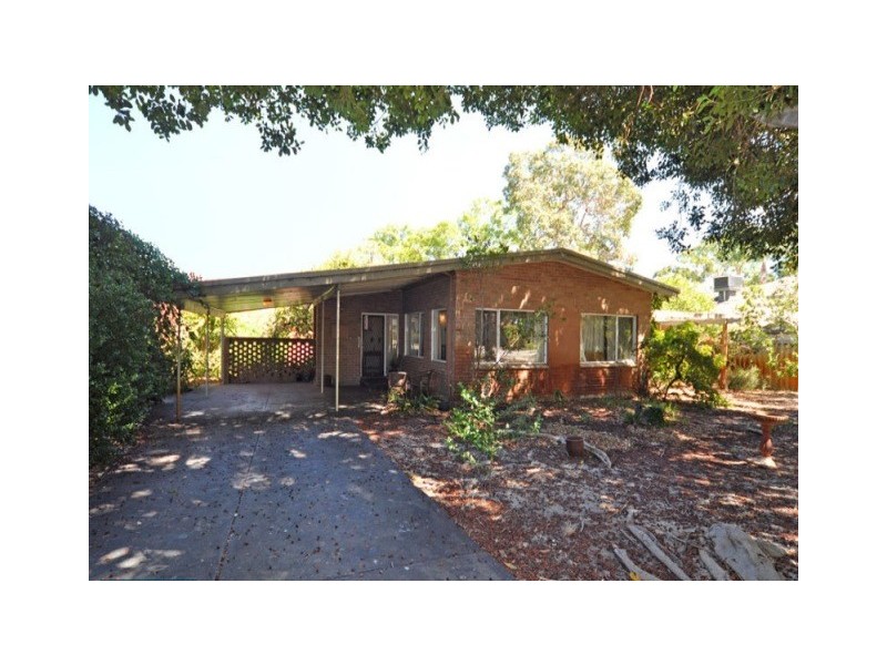 4 Lisa Place, Mount Pleasant WA 6153