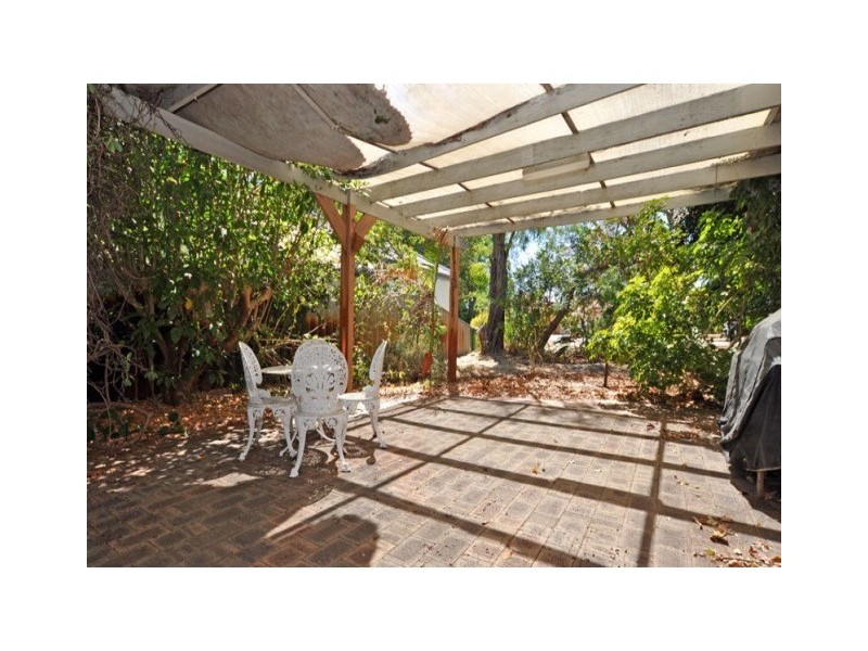 4 Lisa Place, Mount Pleasant WA 6153