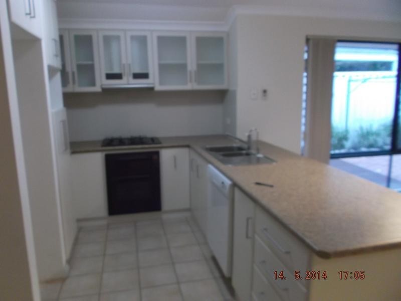 2/67 Upton St, St James WA 6102