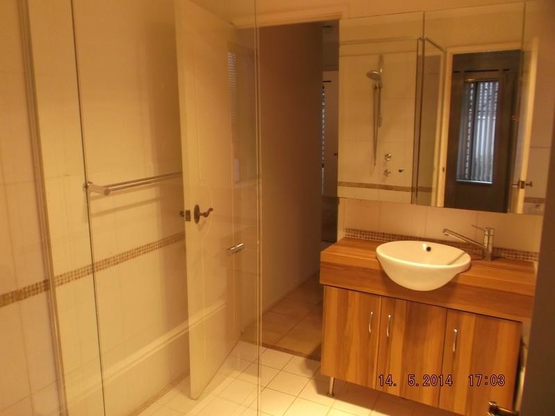 2/67 Upton St, St James WA 6102