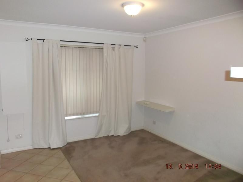 2/67 Upton St, St James WA 6102