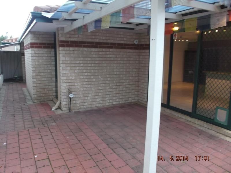 2/67 Upton St, St James WA 6102