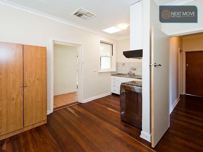 16 Winnacott Street, Willagee WA 6156