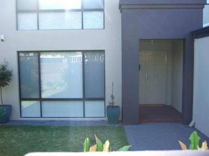 7b Potts Street, Melville WA 6156