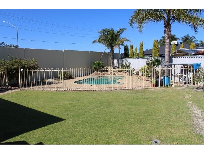 7 Chipper Close, Leeming WA 6149
