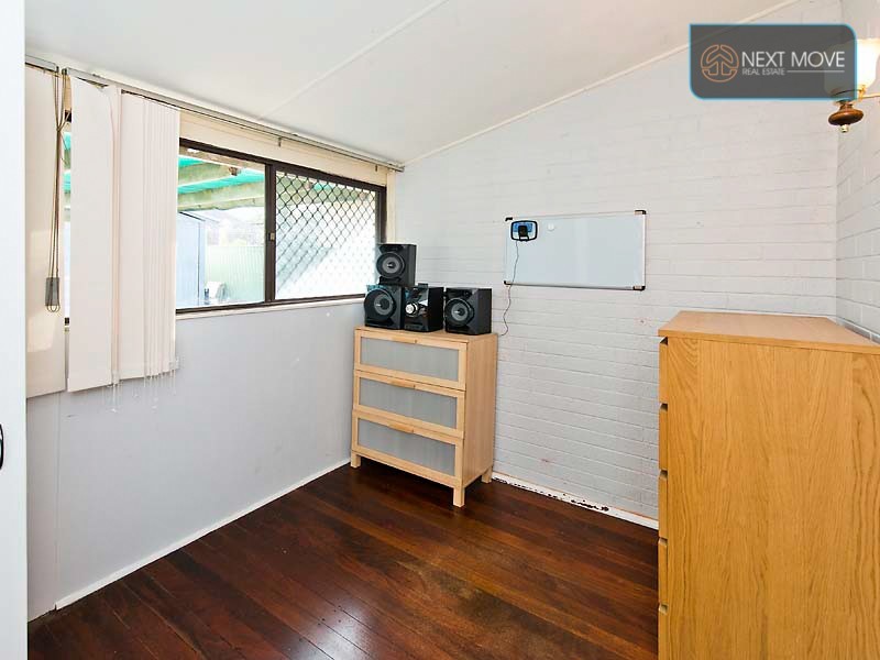 16 Winnacott Street, Willagee WA 6156