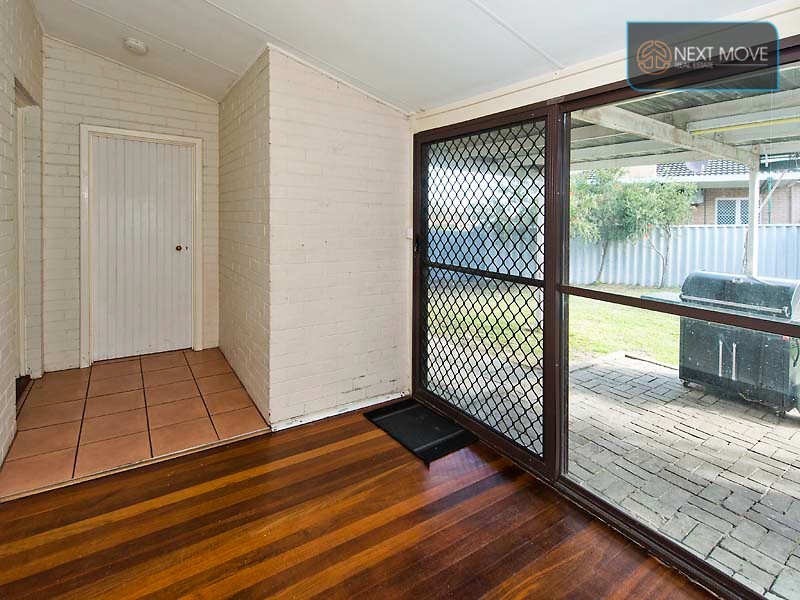 16 Winnacott Street, Willagee WA 6156