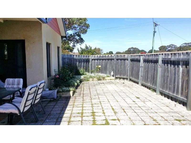 7b Bassett Street, Willagee WA 6156