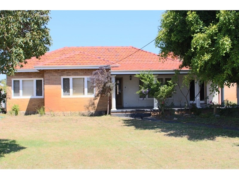 28 Woodhams St, Willagee WA 6156