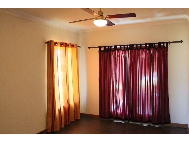 28 Woodhams St, Willagee WA 6156