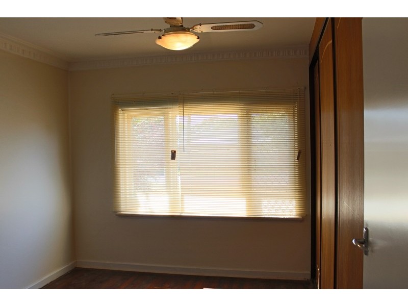28 Woodhams St, Willagee WA 6156