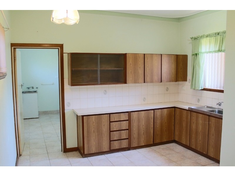 28 Woodhams St, Willagee WA 6156