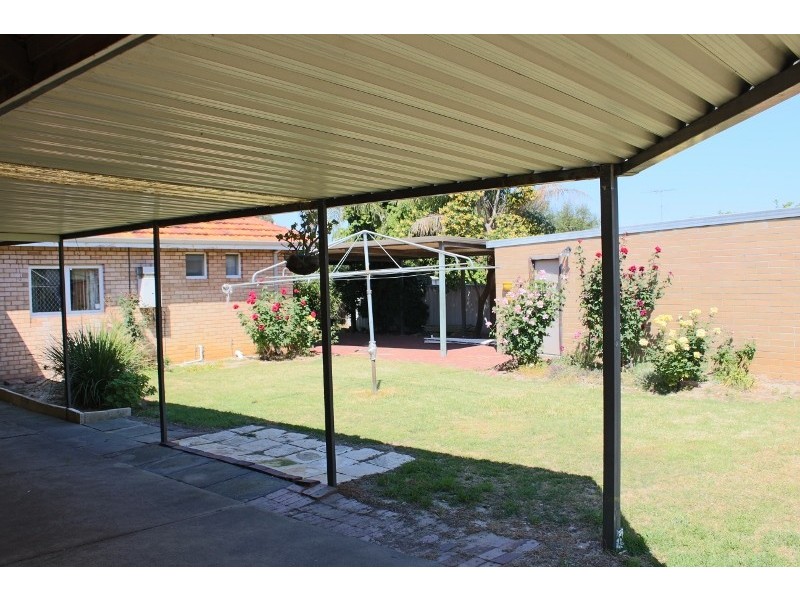 28 Woodhams St, Willagee WA 6156