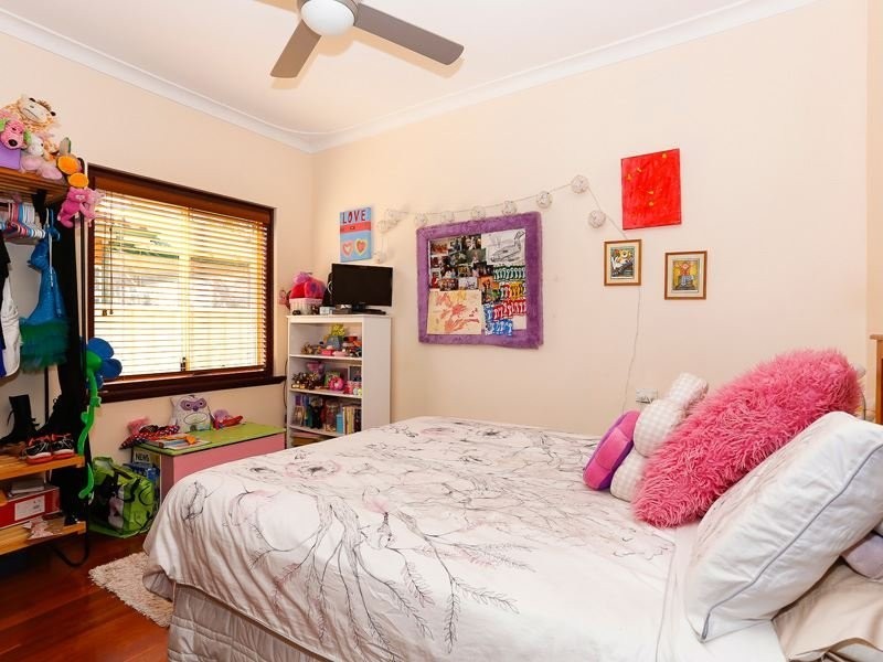 28 Ivermey St, Hamilton Hill WA 6163