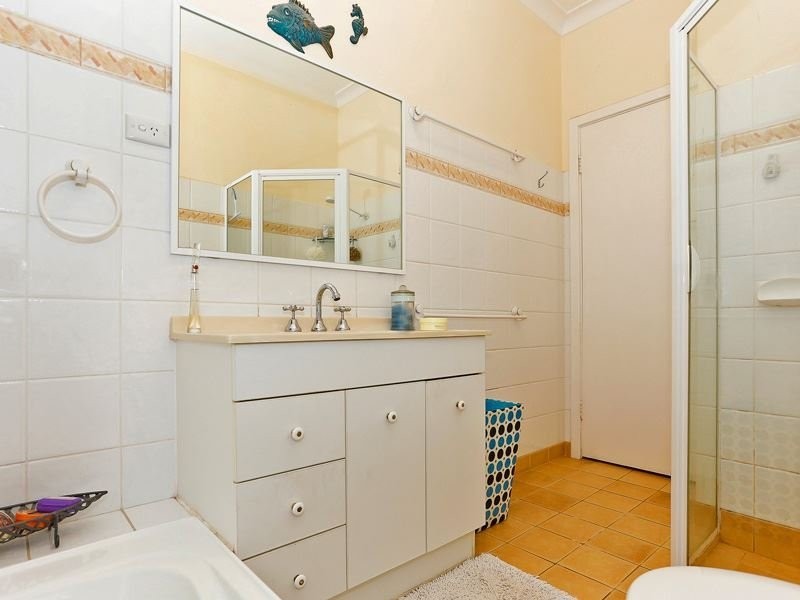 28 Ivermey St, Hamilton Hill WA 6163