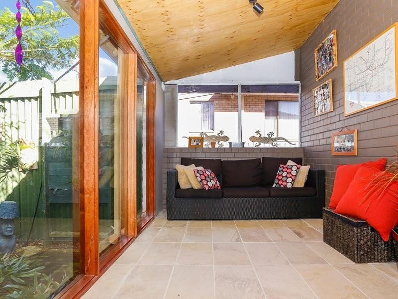 28 Ivermey St, Hamilton Hill WA 6163