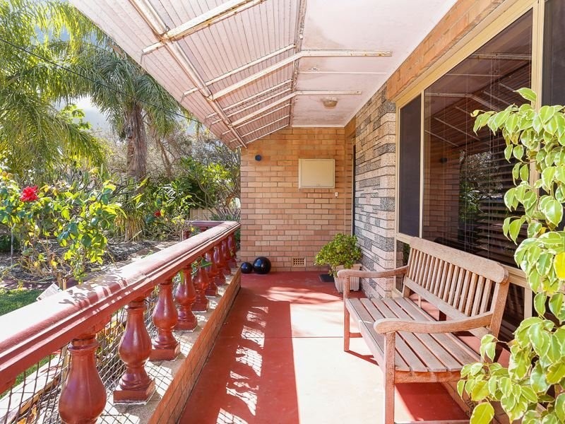 28 Ivermey St, Hamilton Hill WA 6163