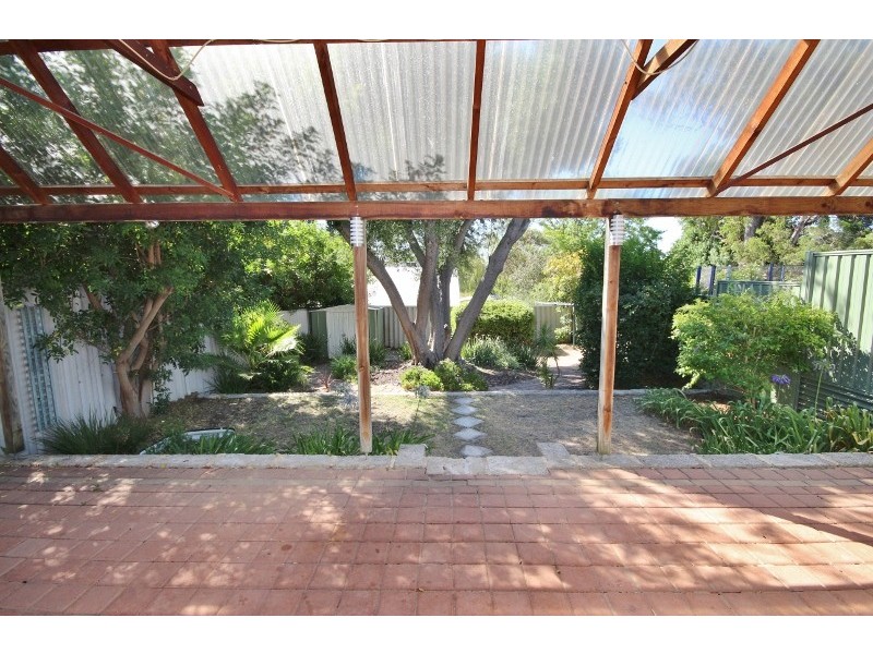 30 Bartlett St, Willagee WA 6156