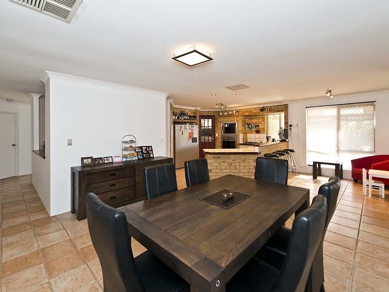 6 Gilbride Cove, Atwell WA 6164