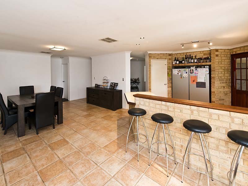 6 Gilbride Cove, Atwell WA 6164