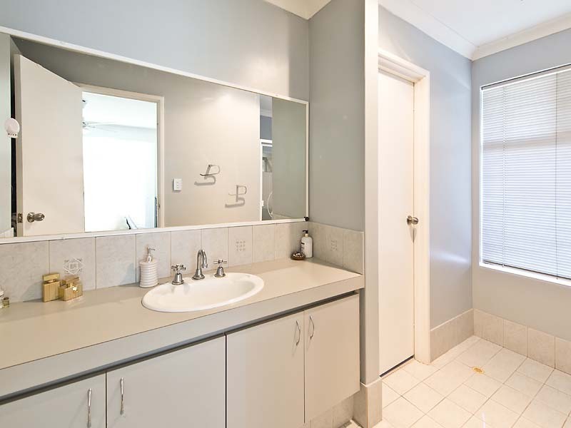 6 Gilbride Cove, Atwell WA 6164