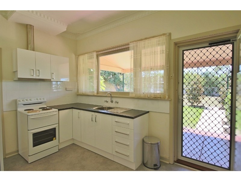 6 Jackman St, Willagee WA 6156