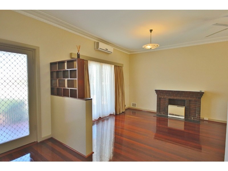 6 Jackman St, Willagee WA 6156