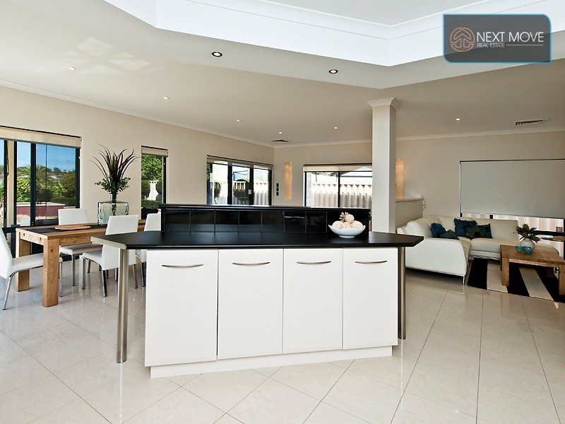 18 Danzil Street, Willagee WA 6156