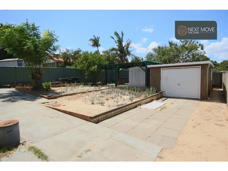 11 Winnacott Street, Willagee WA 6156