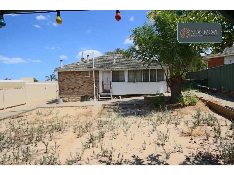 11 Winnacott Street, Willagee WA 6156