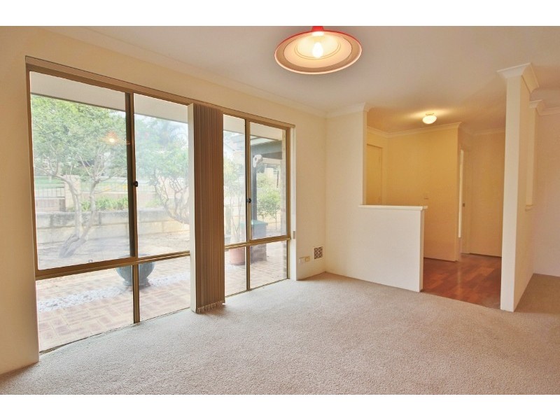 27 Greig St, Willagee WA 6156