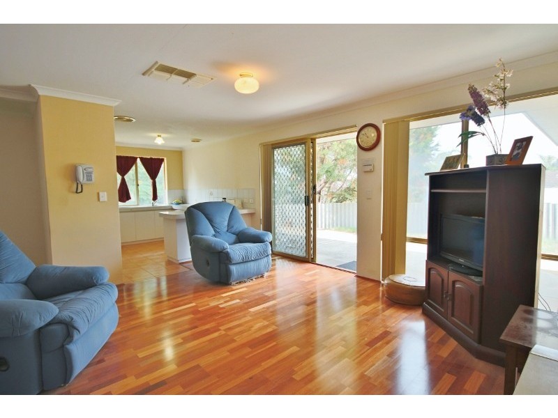 27 Greig St, Willagee WA 6156