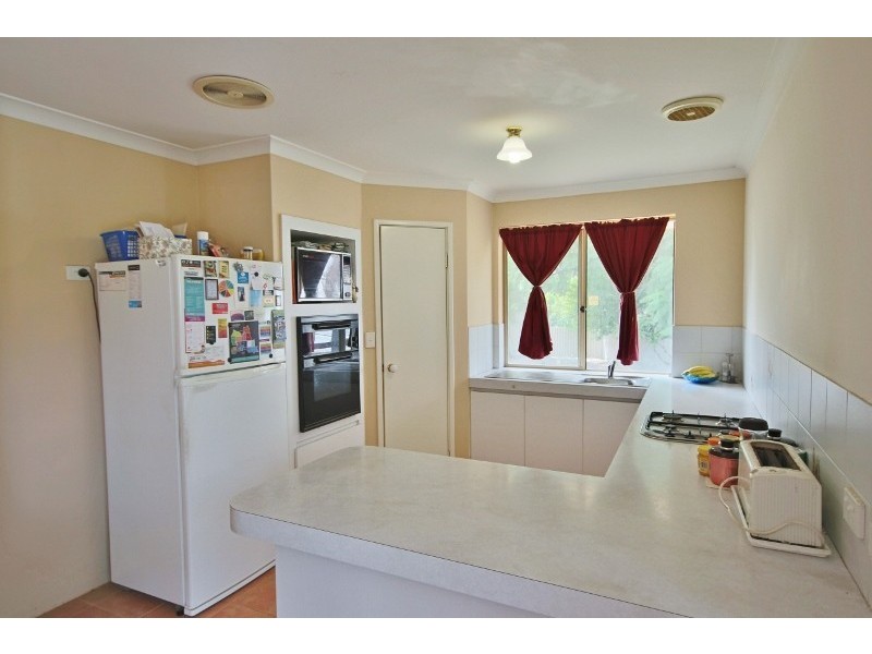 27 Greig St, Willagee WA 6156