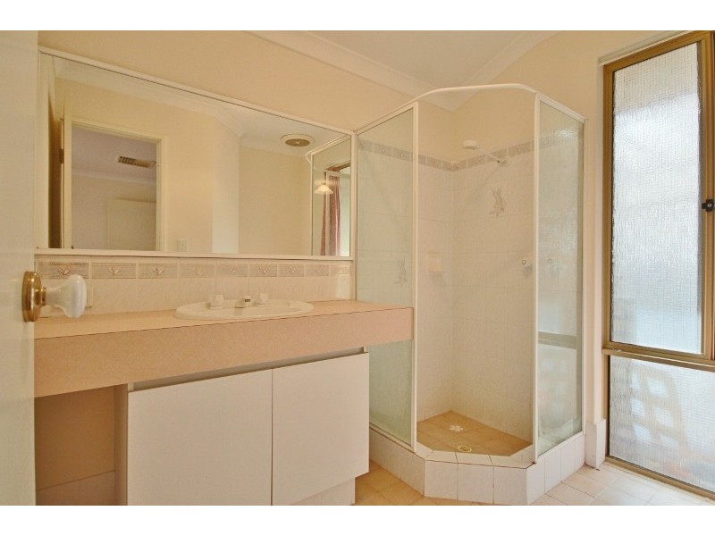 27 Greig St, Willagee WA 6156