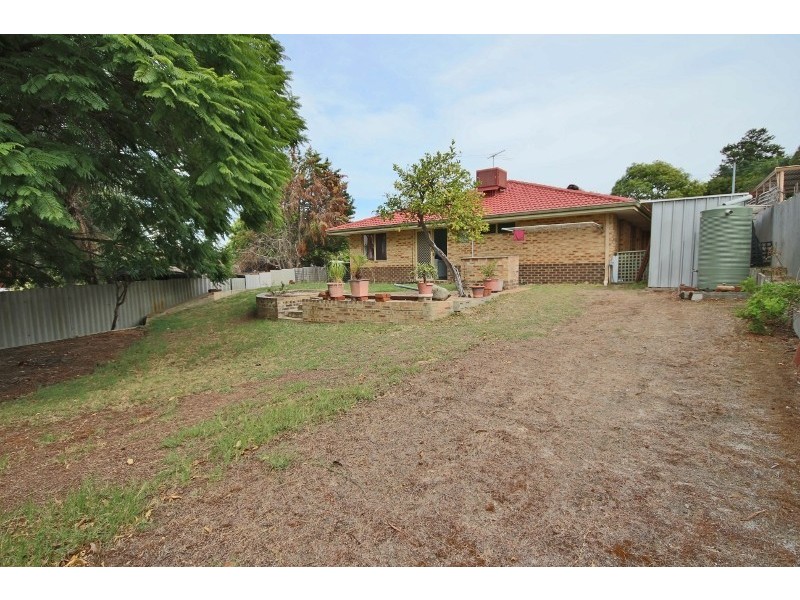 27 Greig St, Willagee WA 6156