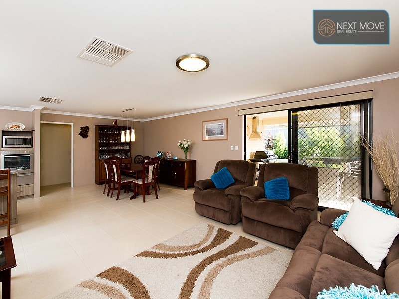 73 Kellogg Drive, Piara Waters WA 6112