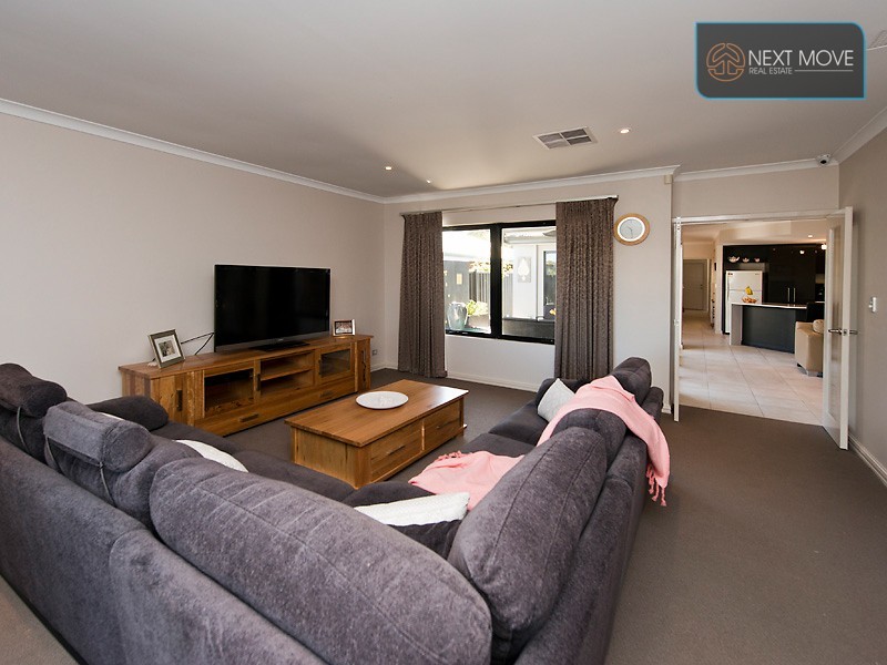 10 Danzil Street, Willagee WA 6156