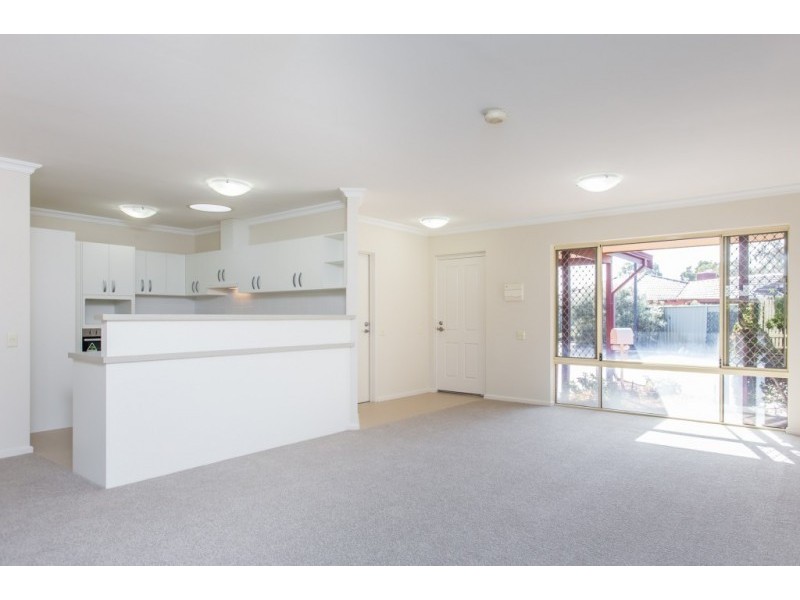 8/36 Margaret Hubery Village Fifth Avenue, Rossmoyne WA 6148