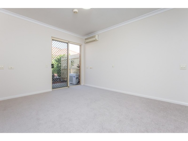 8/36 Margaret Hubery Village Fifth Avenue, Rossmoyne WA 6148