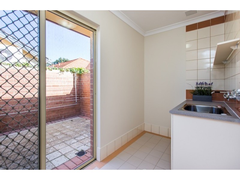 8/36 Margaret Hubery Village Fifth Avenue, Rossmoyne WA 6148