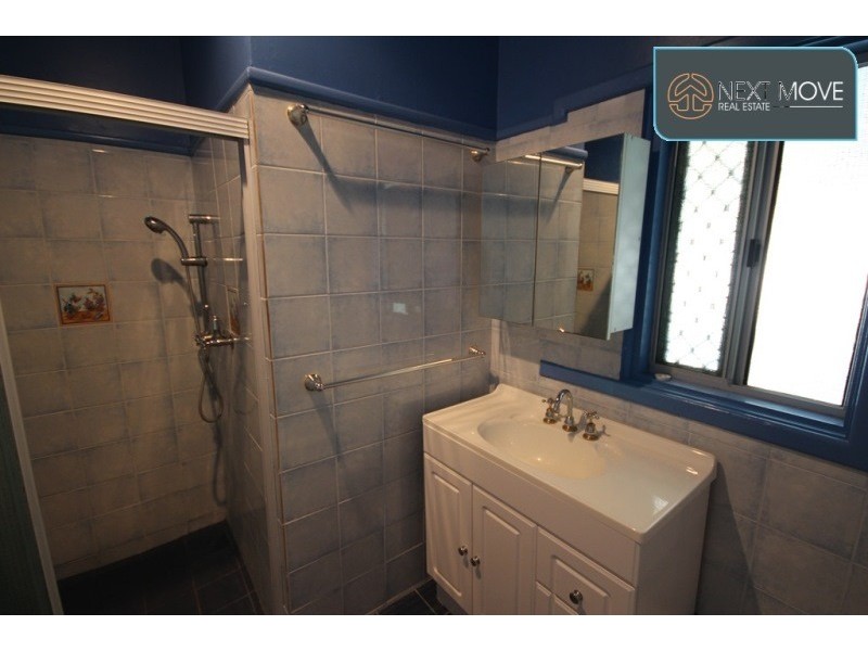 8 Moorhouse St, Willagee WA 6156