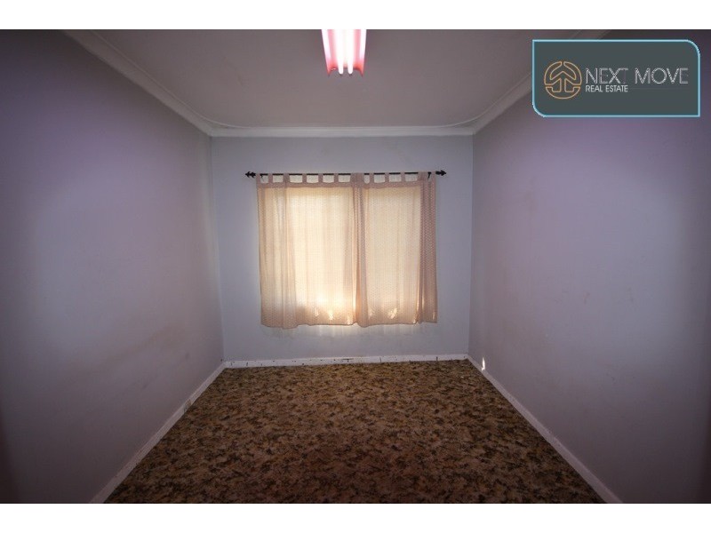 8 Moorhouse St, Willagee WA 6156